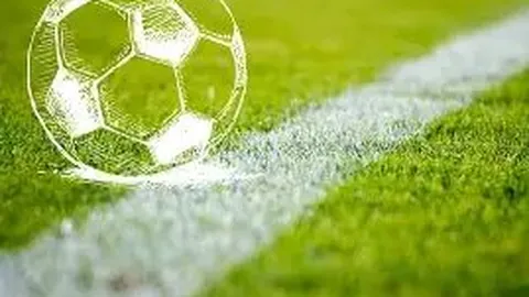 石原里美亮相开球盛典 短发造型获赞萌态十足